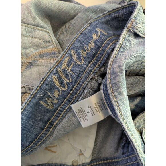 Wallflower Light Wash Jean Shorts Size 9 Embroidered Pockets Y2K Festival Grunge - Picture 3 of 6